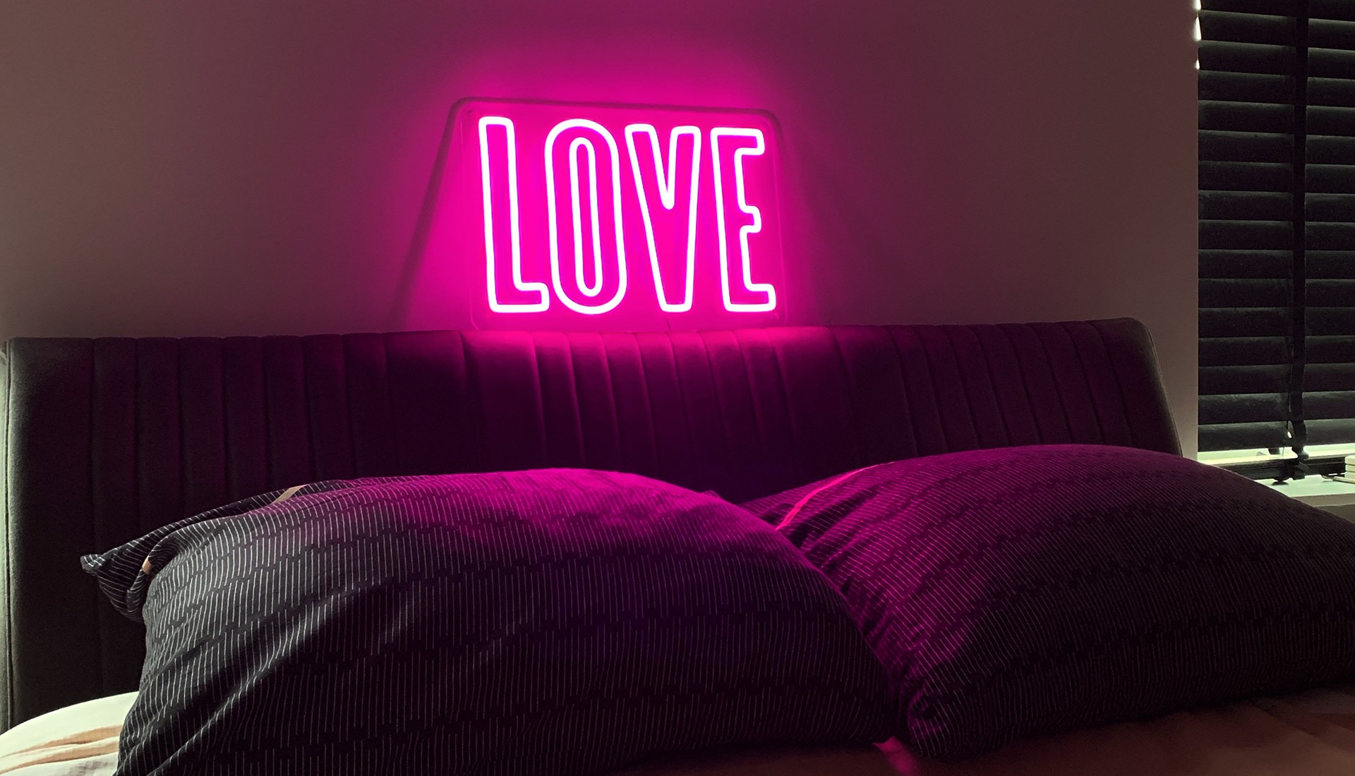 Noalux | Love at first light | LED neon signs ⚡ Handmade with love