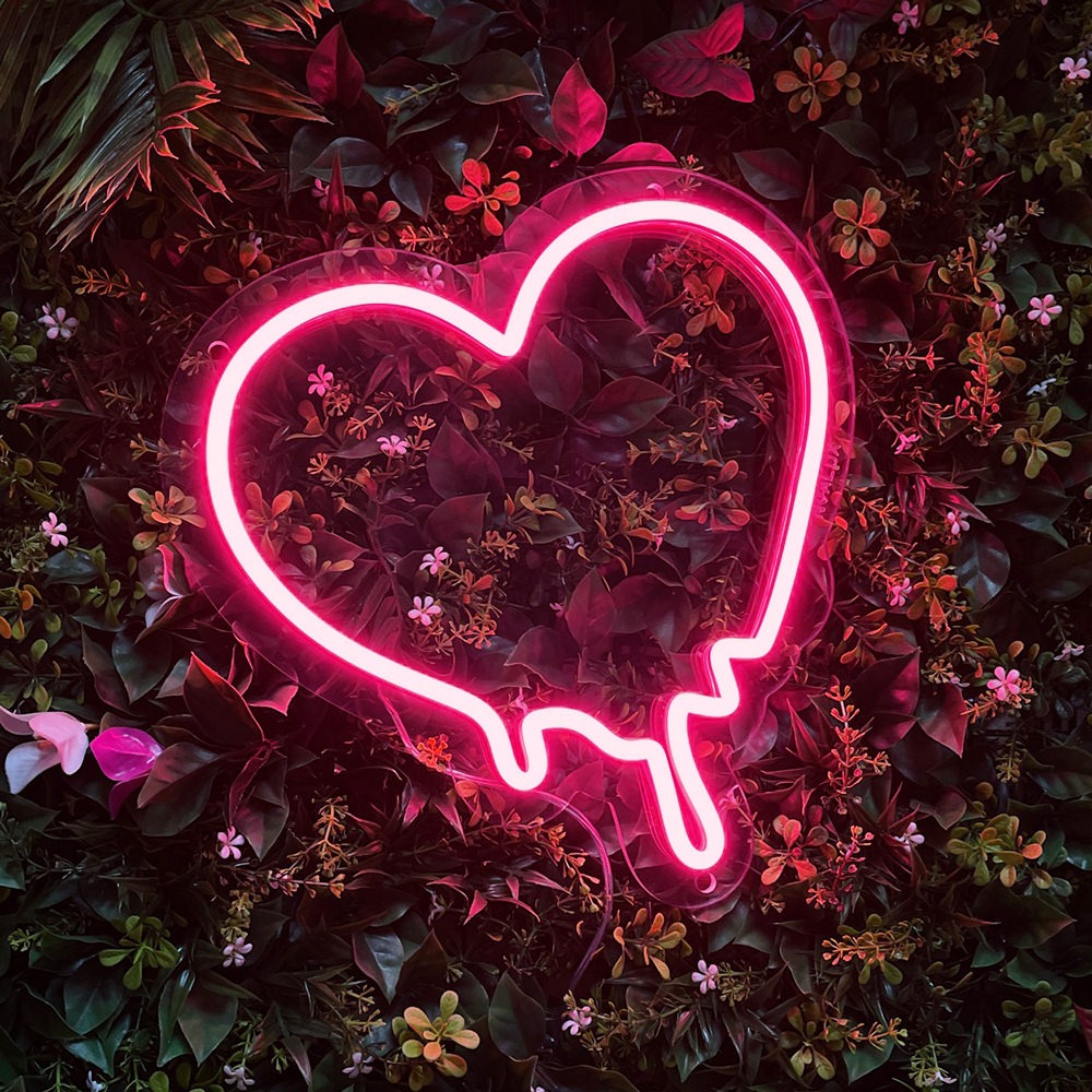 Drippin' Heart LED neon sign, Noalux